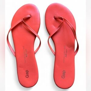 GAP Women's Vibrant Orange Flip-Flop Sandals